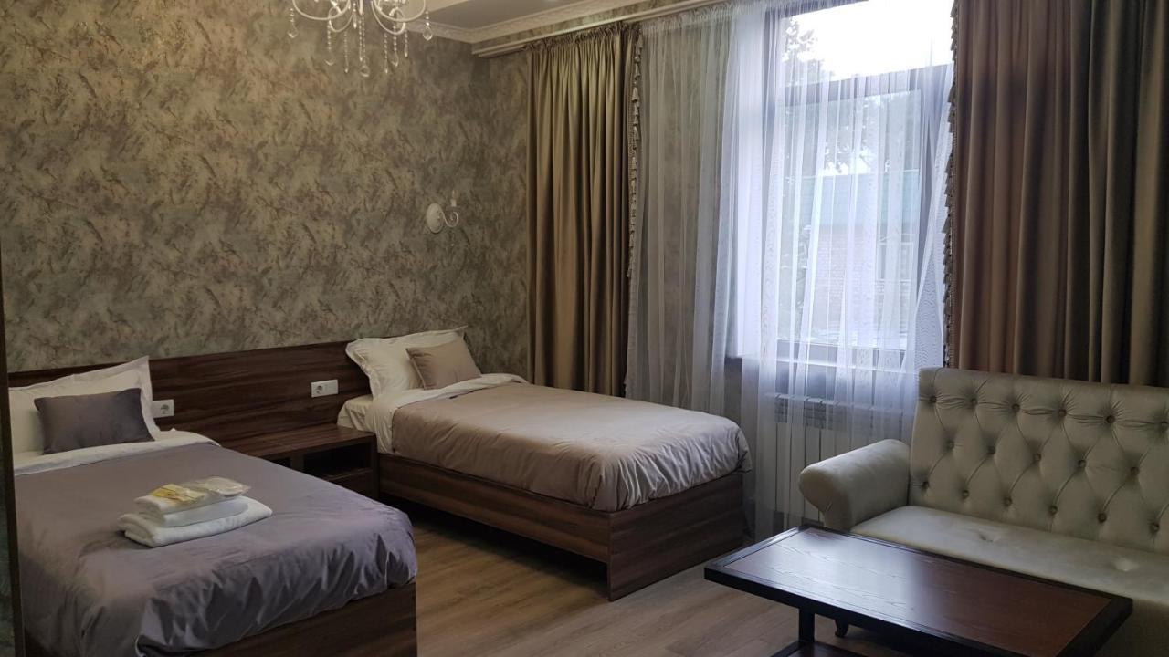 Nomad Hotel Bishkek Halal Eksteriør bilde
