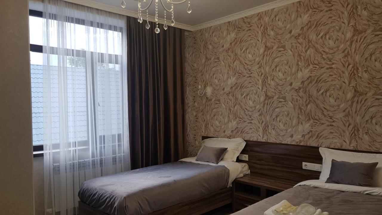 Nomad Hotel Bishkek Halal Eksteriør bilde