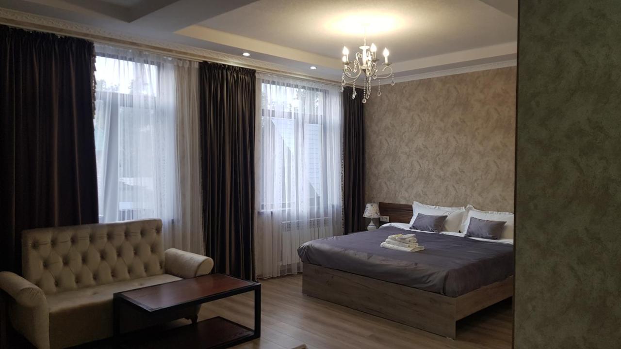 Nomad Hotel Bishkek Halal Eksteriør bilde