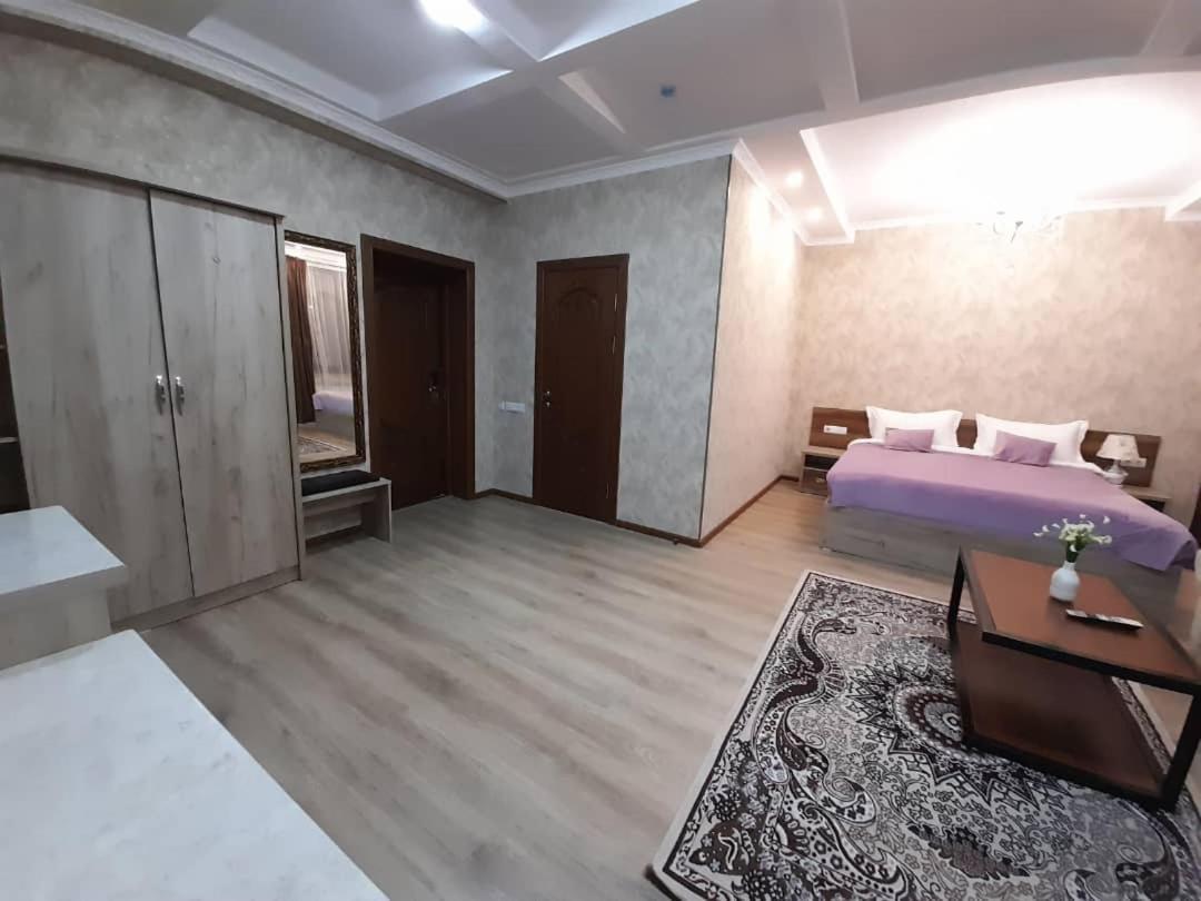 Nomad Hotel Bishkek Halal Eksteriør bilde