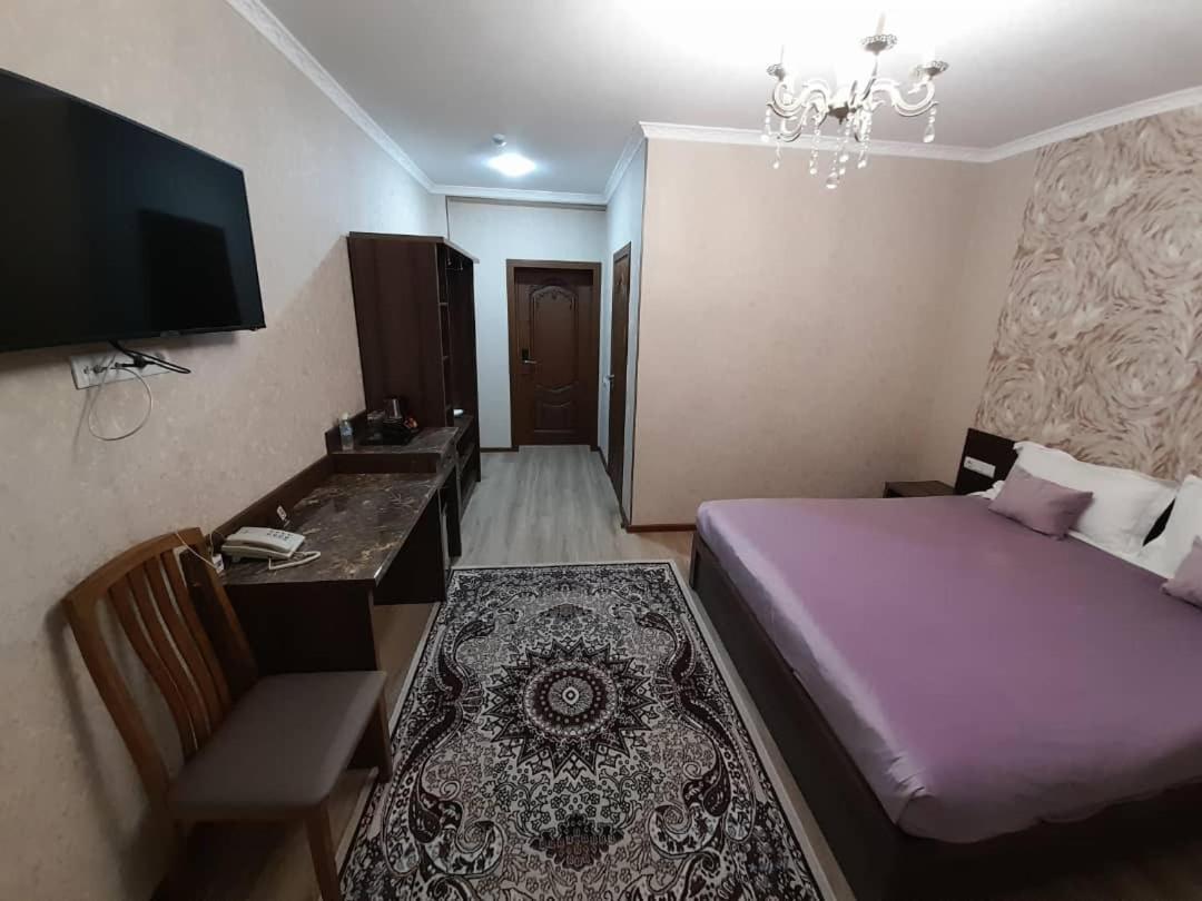 Nomad Hotel Bishkek Halal Eksteriør bilde