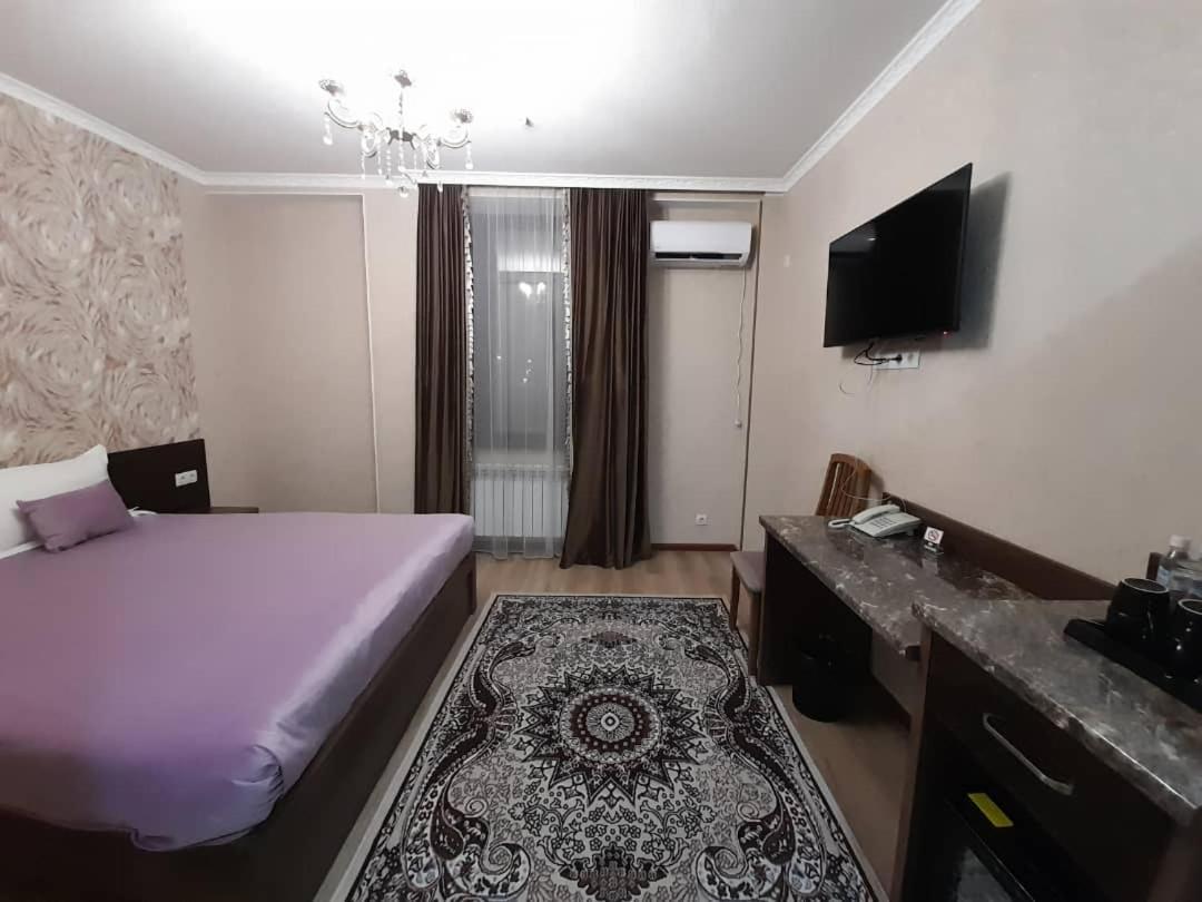Nomad Hotel Bishkek Halal Eksteriør bilde