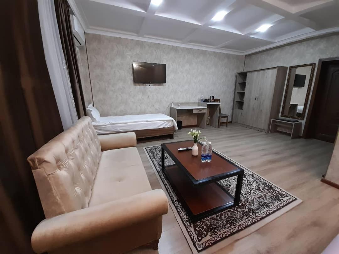 Nomad Hotel Bishkek Halal Eksteriør bilde